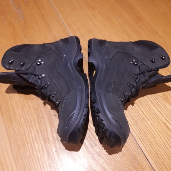 Lowa renegade gortex boots. Size 10.5 mens - Picture 6 of 6